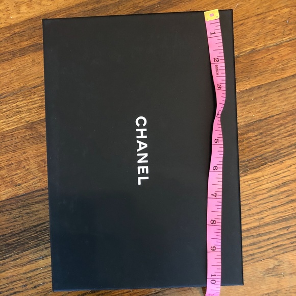 COPY - Authentic Chanel Box with ribbon - Picture 1 of 4